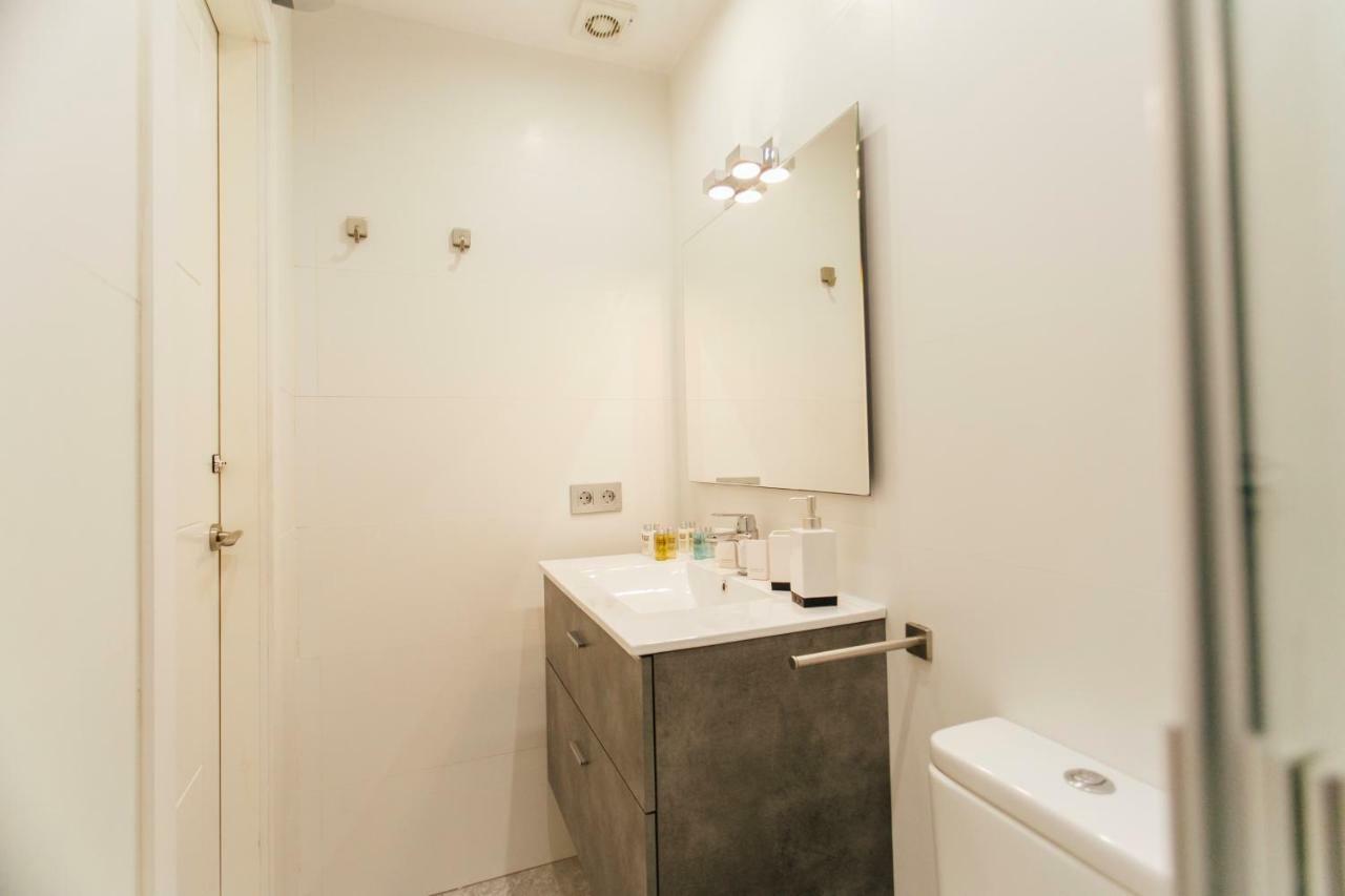 Minimalism And Modern- 2Bd 1Bth- Las Setas Siviglia Esterno foto
